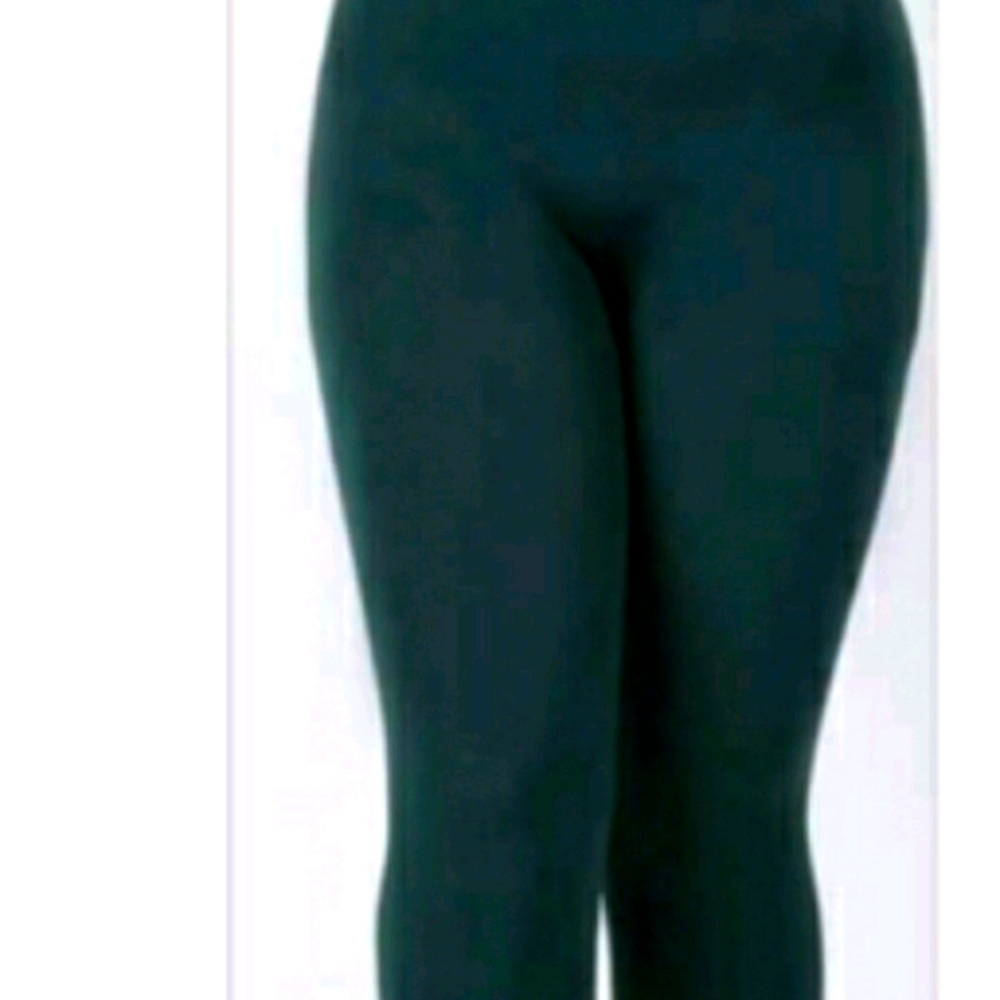 NWOT Zenana Premium capri leggings